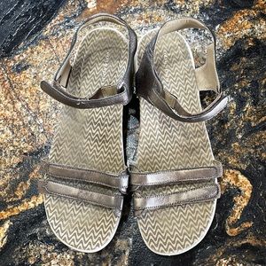 Esshesay leather Sandals, Velcro straps, pewter gold, size 10